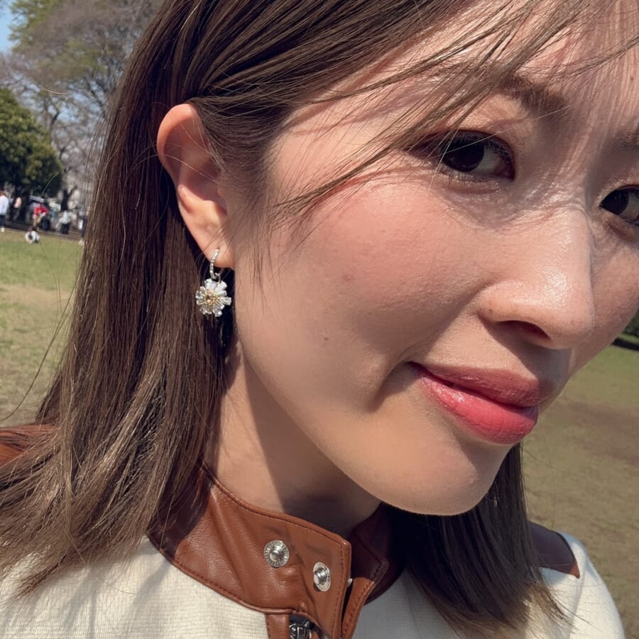 ピアス スワロフスキー