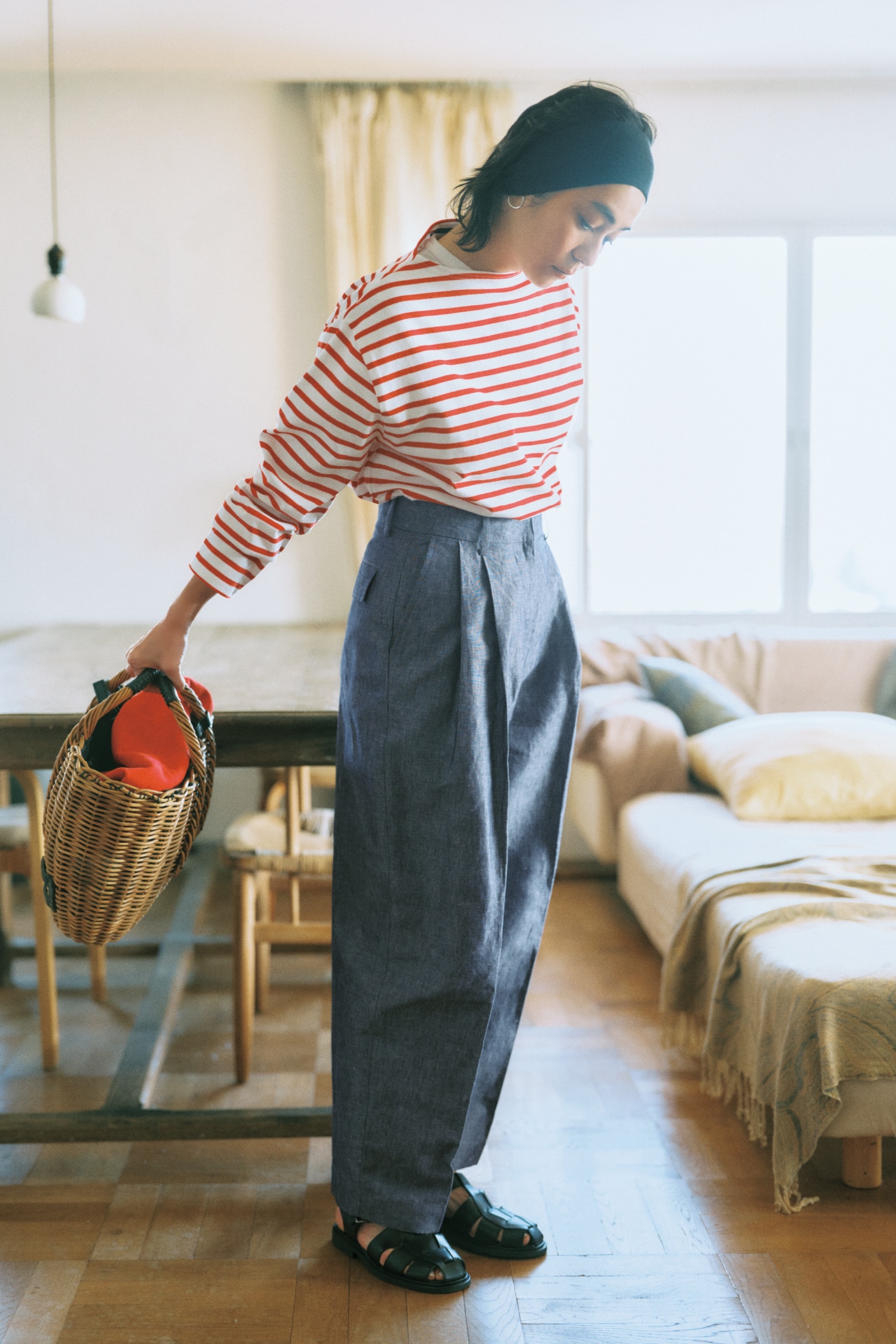 竹下玲奈さんの20th Anniv. LEE限定 12closet（トゥエルブクローゼット）【洗える】【石上美津江さんコラボ】シャンブレータックパンツのコーデ