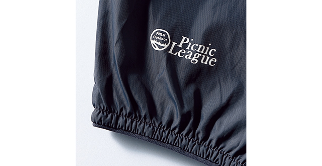 「Picnic League」のロゴが左袖に入ったスペシャルモデルは、LEEマルシェだけの別注。
