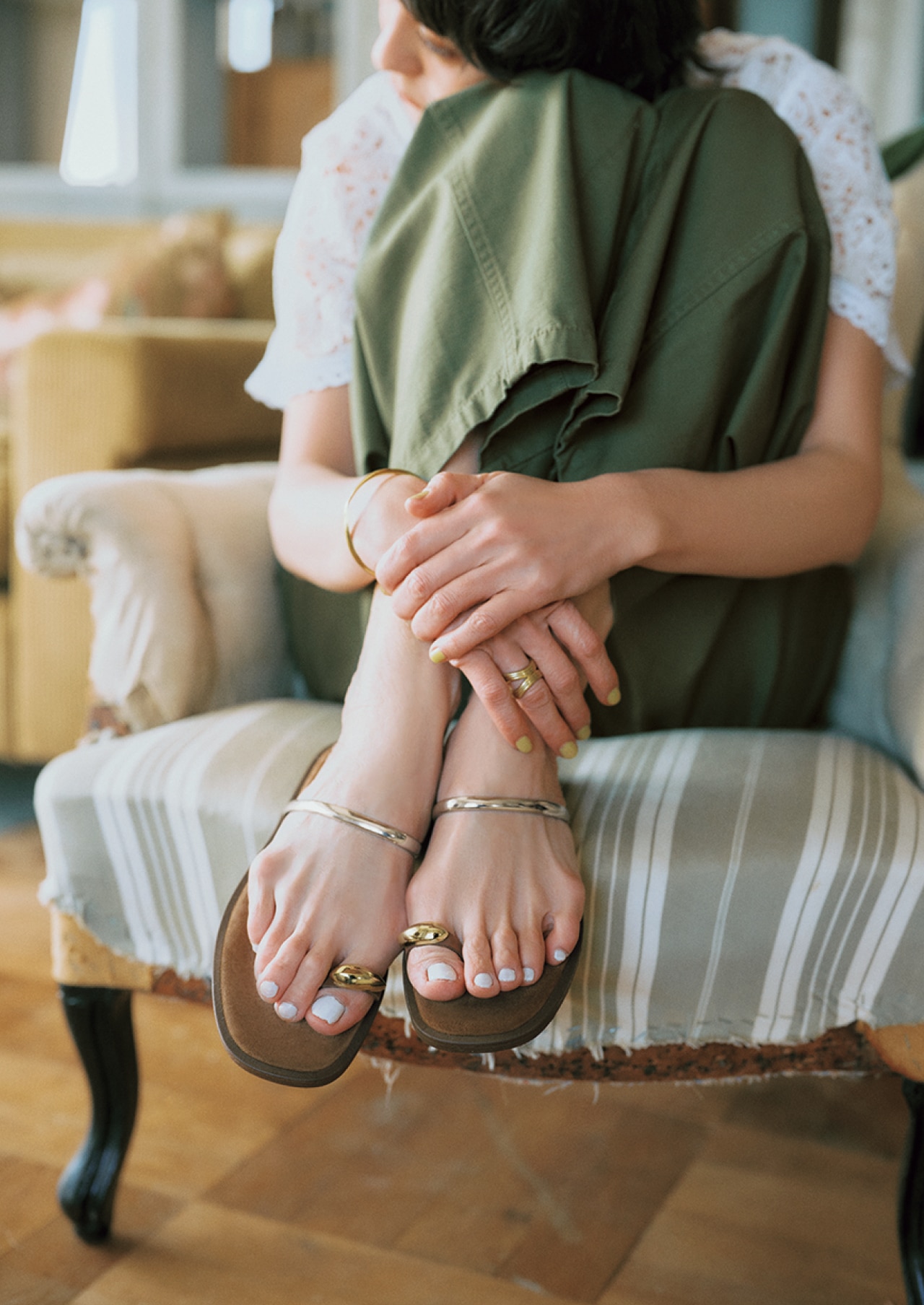 竹下玲奈さんのNICOLAS LAINAS（ニコラス ライナス）【石上美津江さんセレクト】フラットサンダルのコーデ