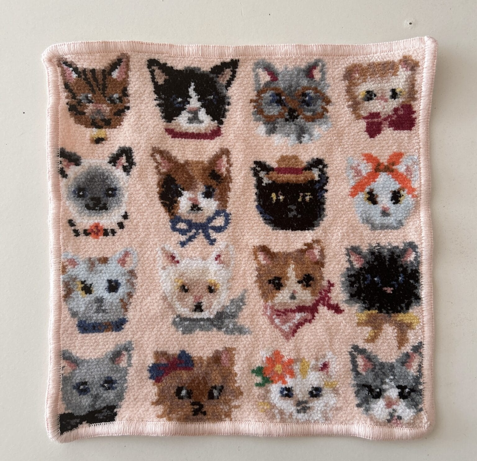 ラブラリーバイフェイラー「ラブラリープリティーキャッツ ハンカチ」