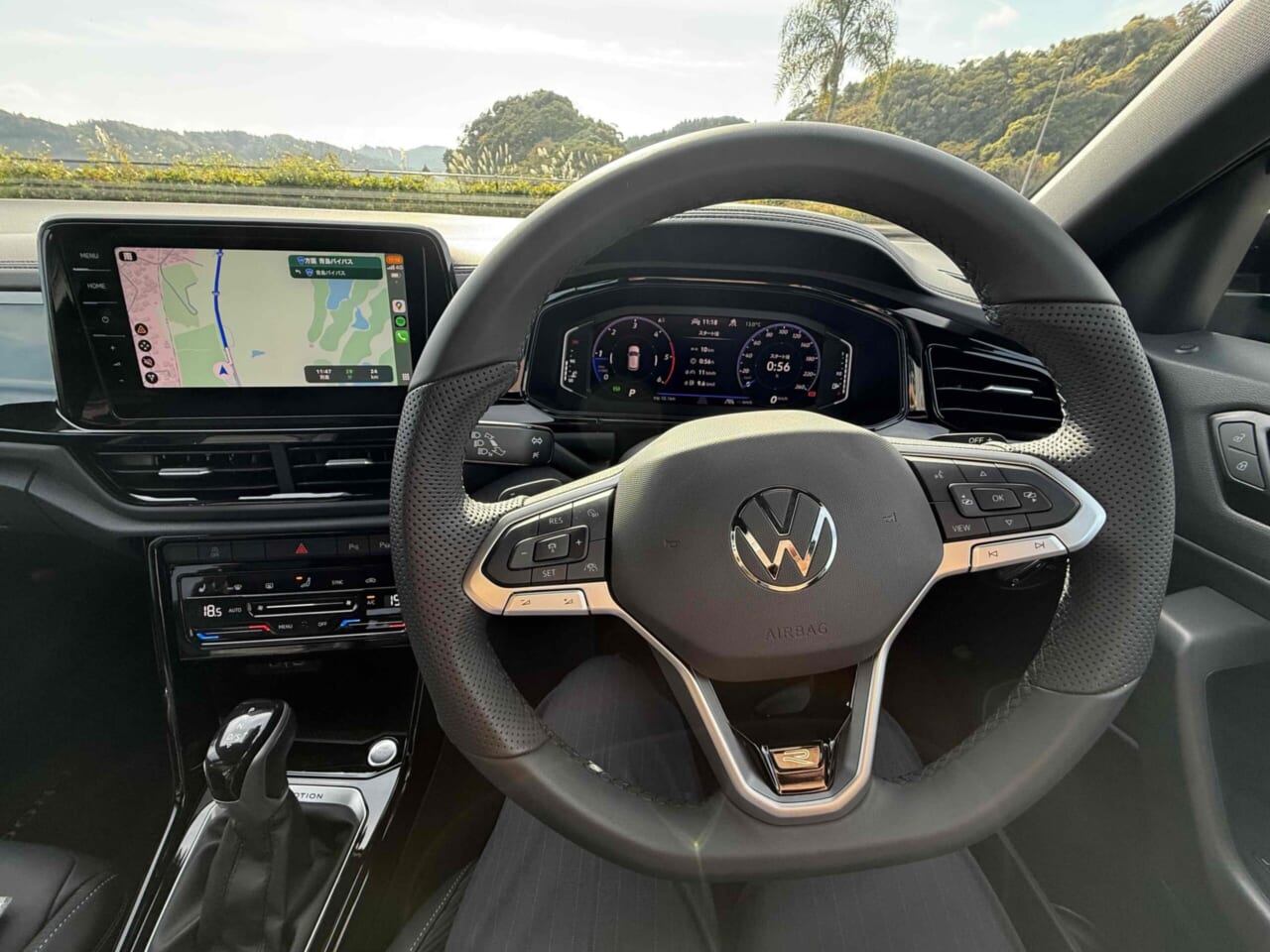 フォルクスワーゲンT-Roc運転席