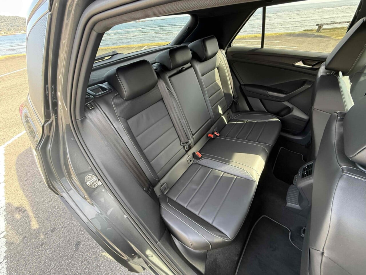 フォルクスワーゲンT-Roc後部座席