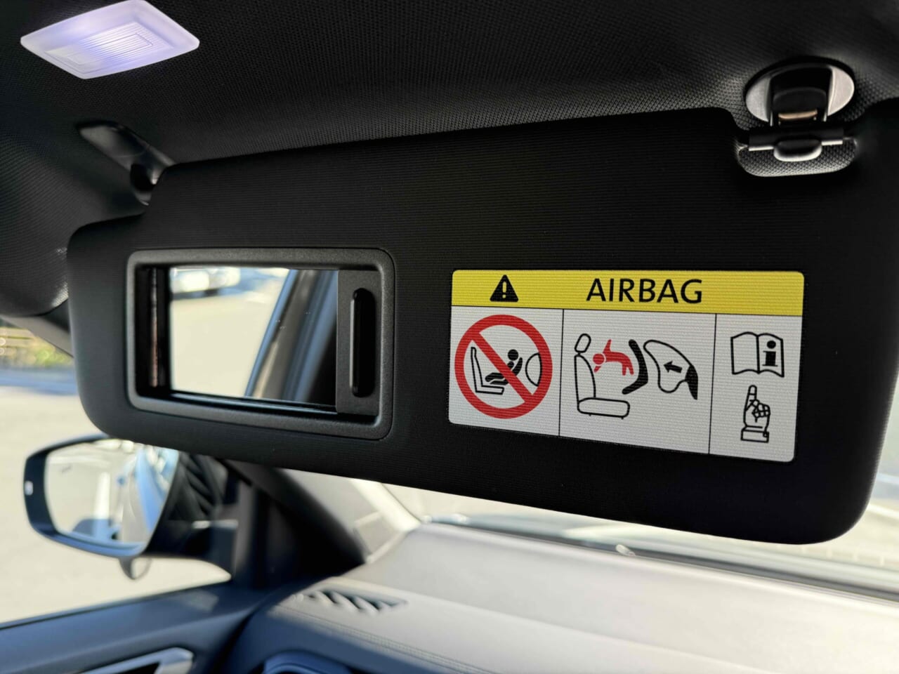 フォルクスワーゲンT-Rockルームミラー