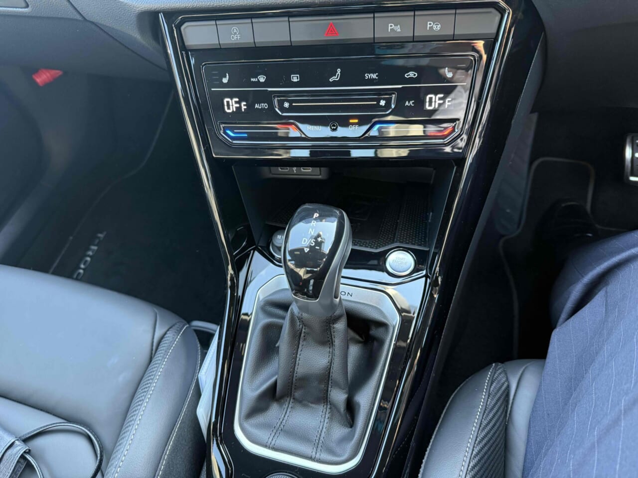 フォルクスワーゲンT-Rocフロアシフトレバー