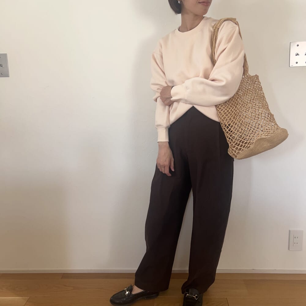 無印良品 ピンク スウェット 春コーデ