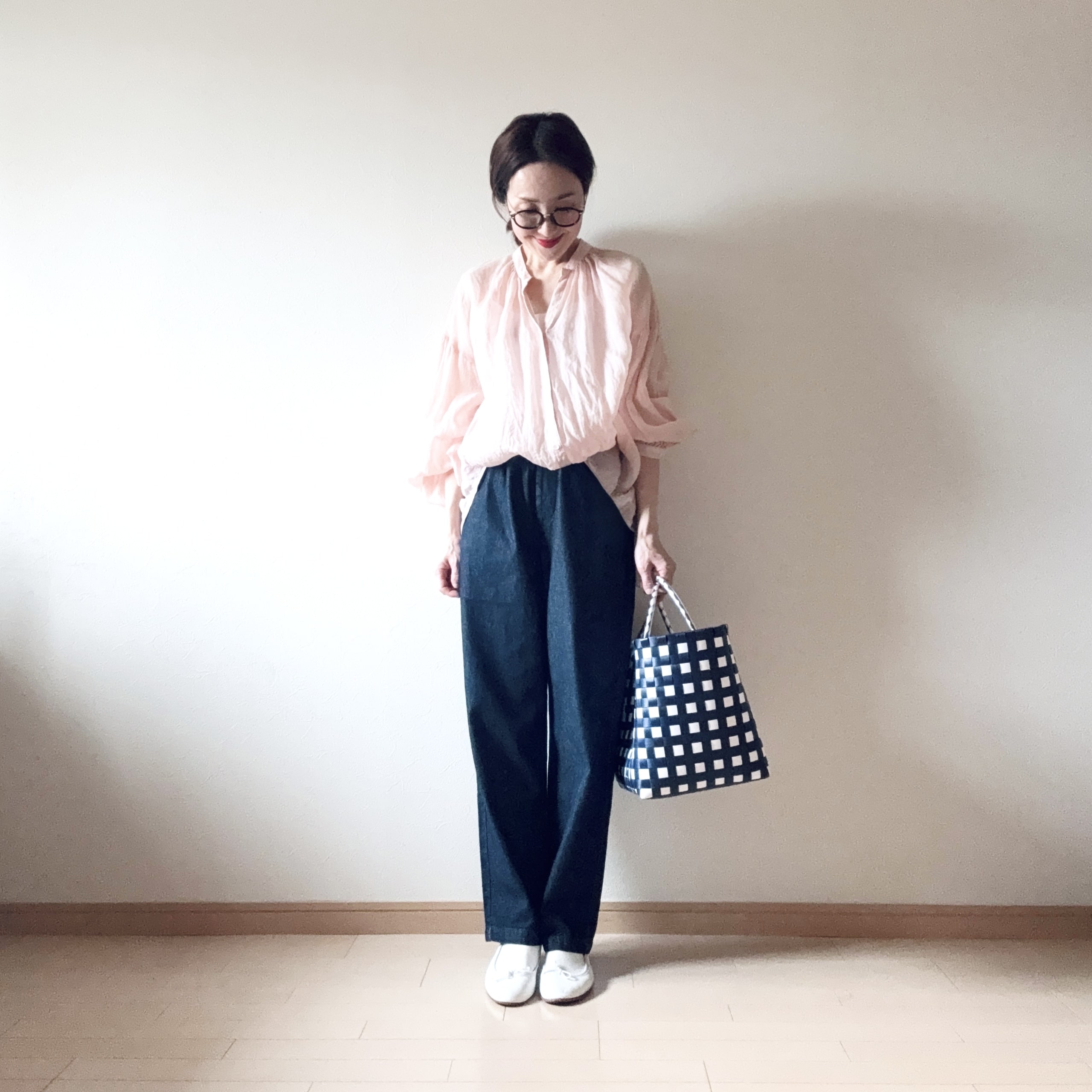 SLOBE IENA ラミースキッパーシャツ、HYKE　タンクトップRepetto　シューズ　、無印良品 婦人 洗いざらし デニムイージーテーパードパンツ婦人Ｓ・ダークネイビー　台湾製 PPバンドのカゴバッグ