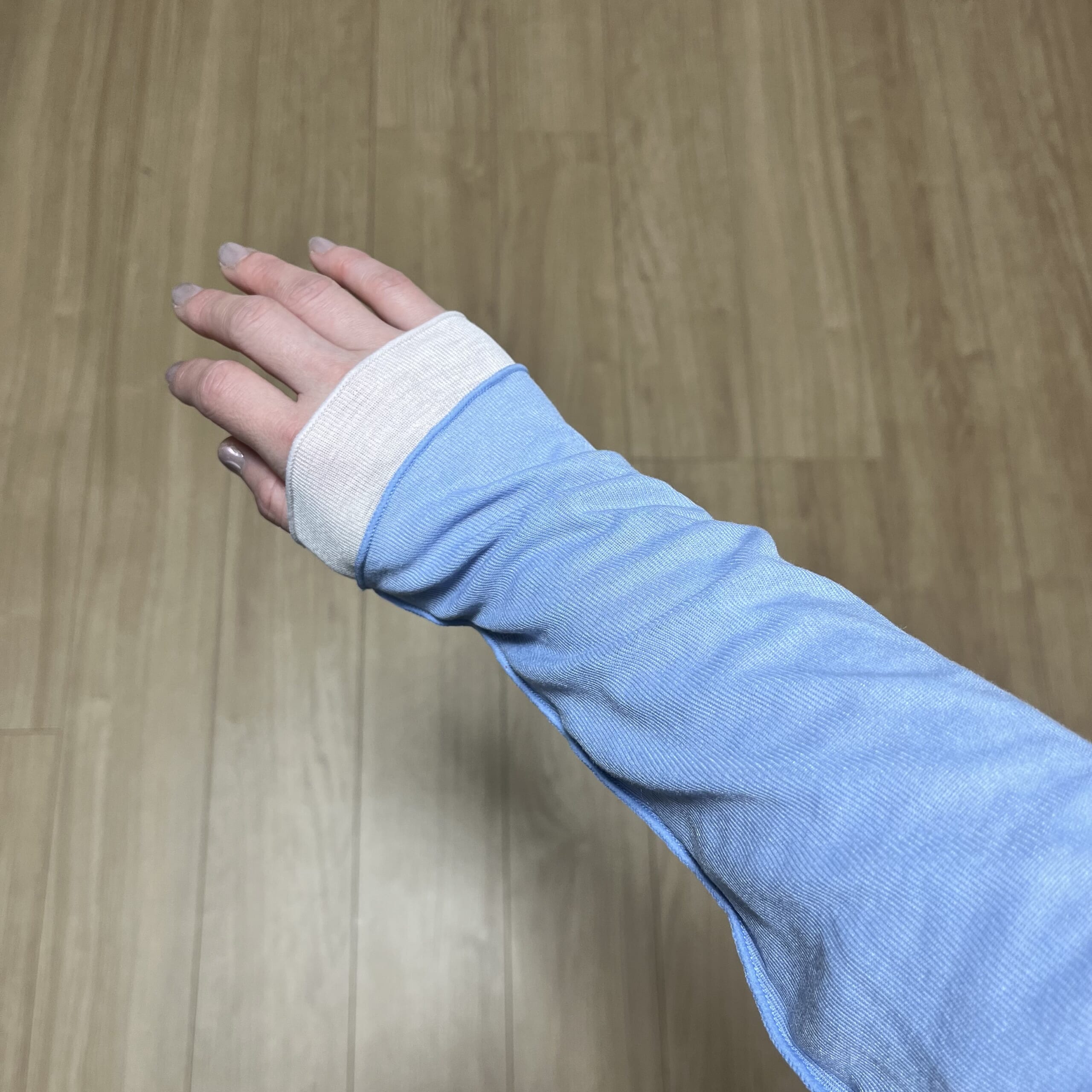 服　カットソー