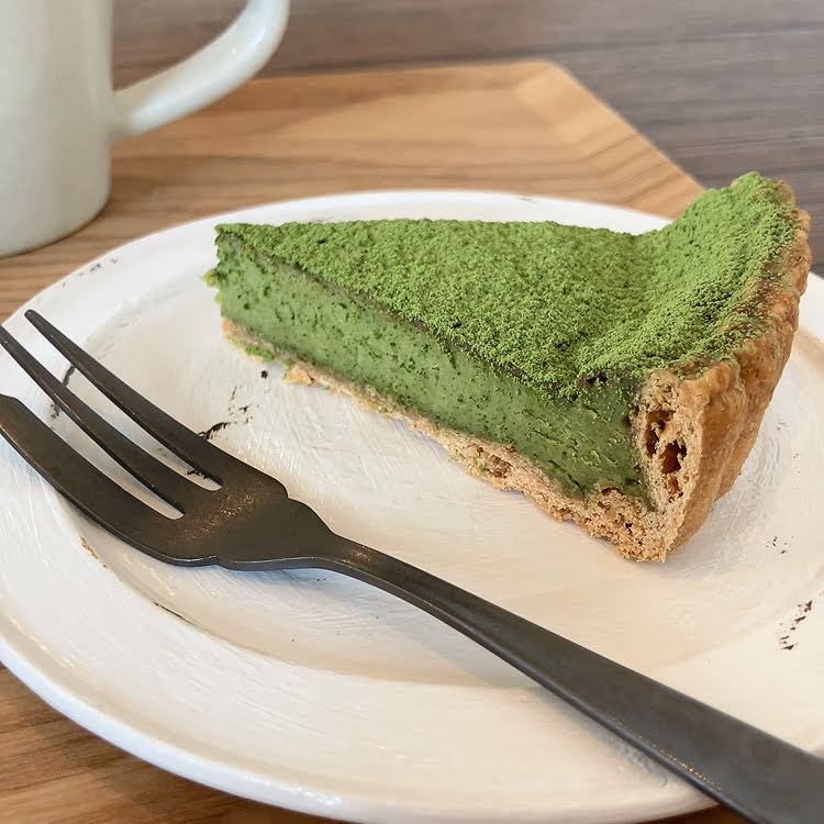 揖斐抹茶とホワイトチョコのタルト