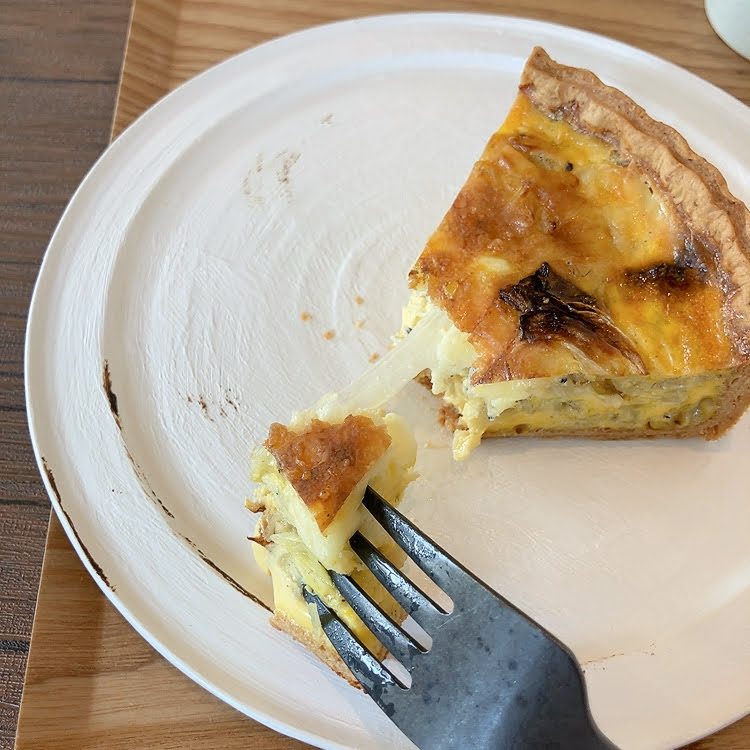 春キャベツとしらすのキッシュ