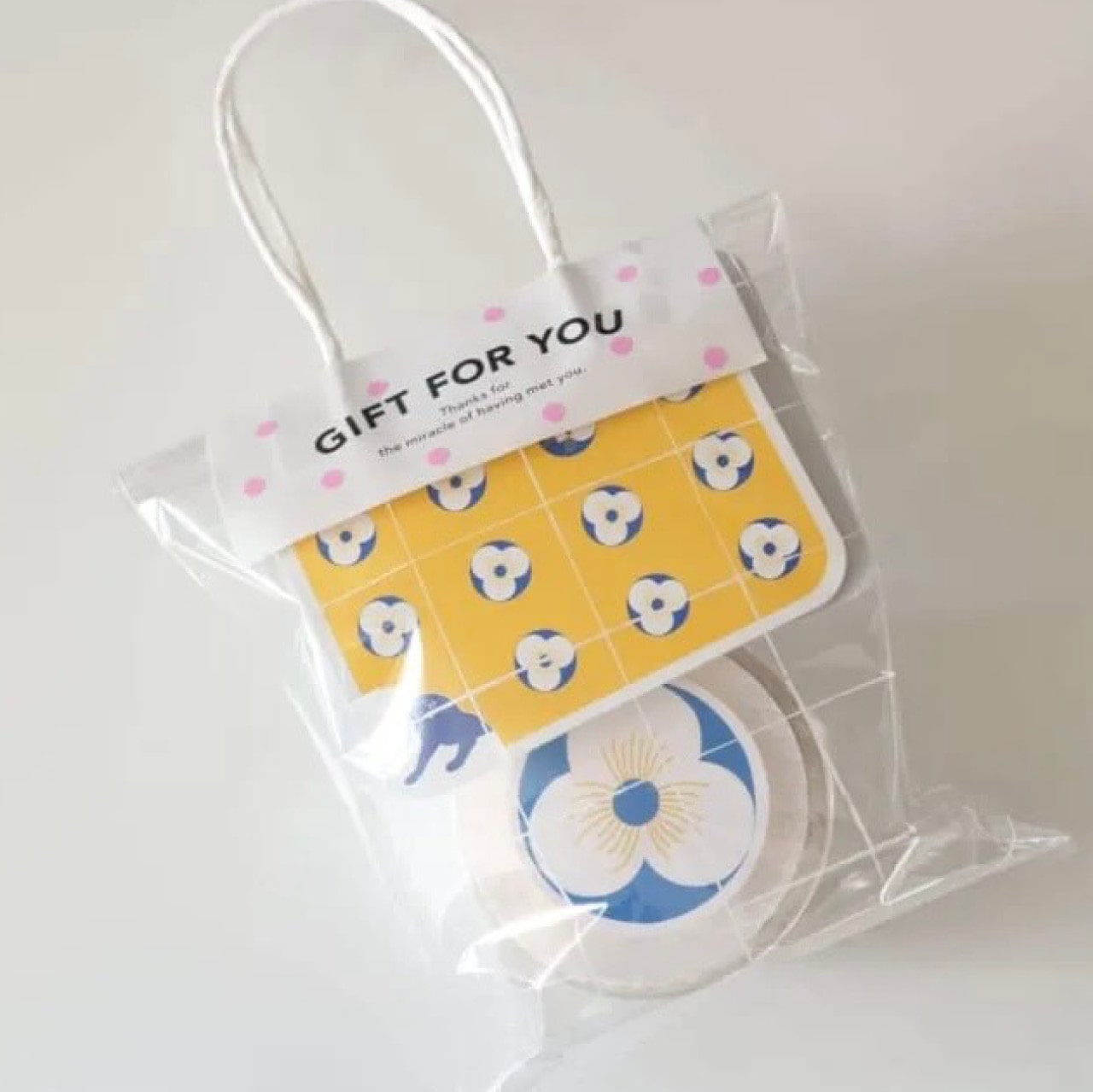 \ハンドルバッグをつけて、持ち帰りやすく/