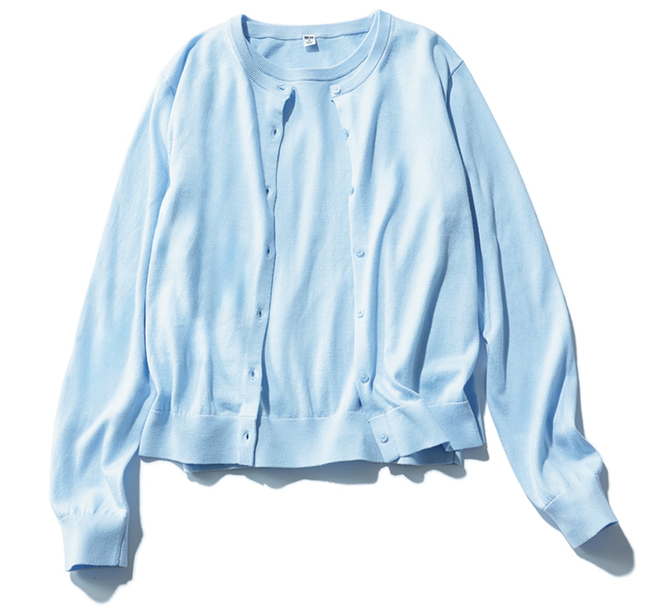 【UNIQLO（ユニクロ）】半袖クルーネック　¥1990・長袖カーディガン
　¥2990