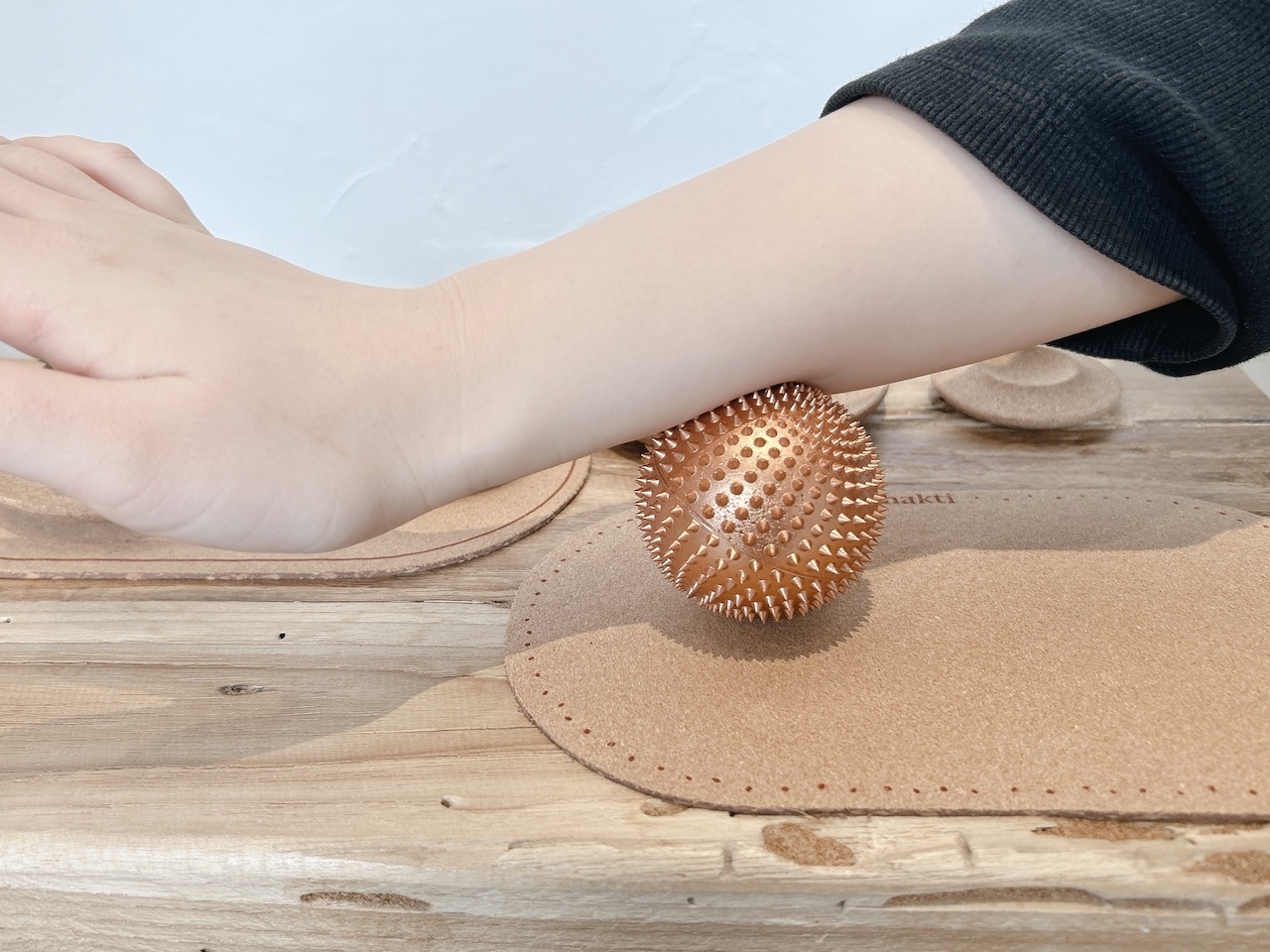 シャクティ ワンダーボール セットを腕に使用