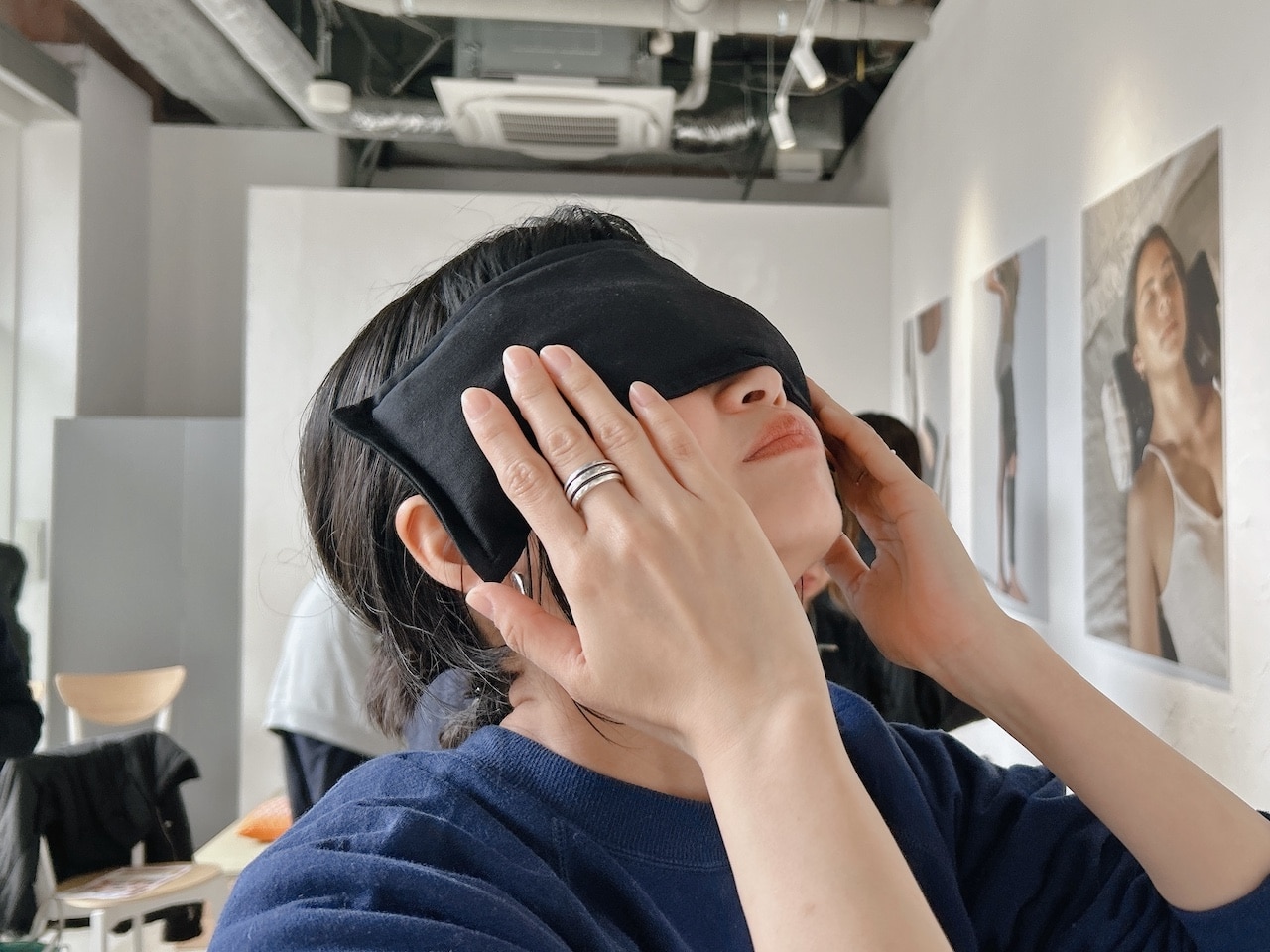 シャクティ アイピローを使用