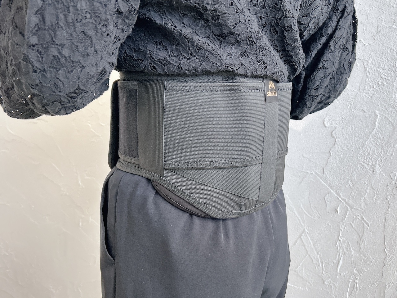 シャクティ バック＆ベリーバンド 腰に装着