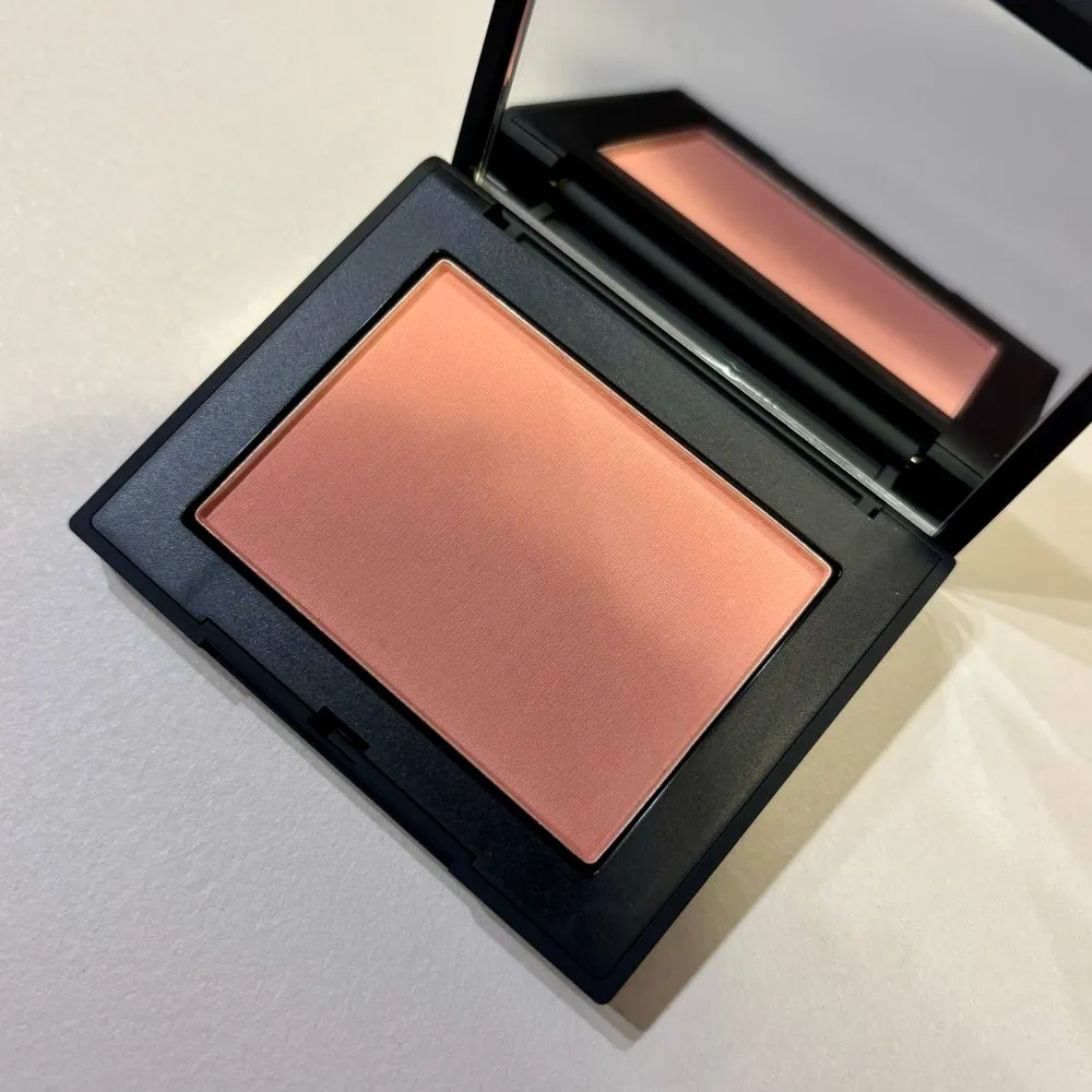 NARS「ブラッシュ N(900 BEHAVE)」中身