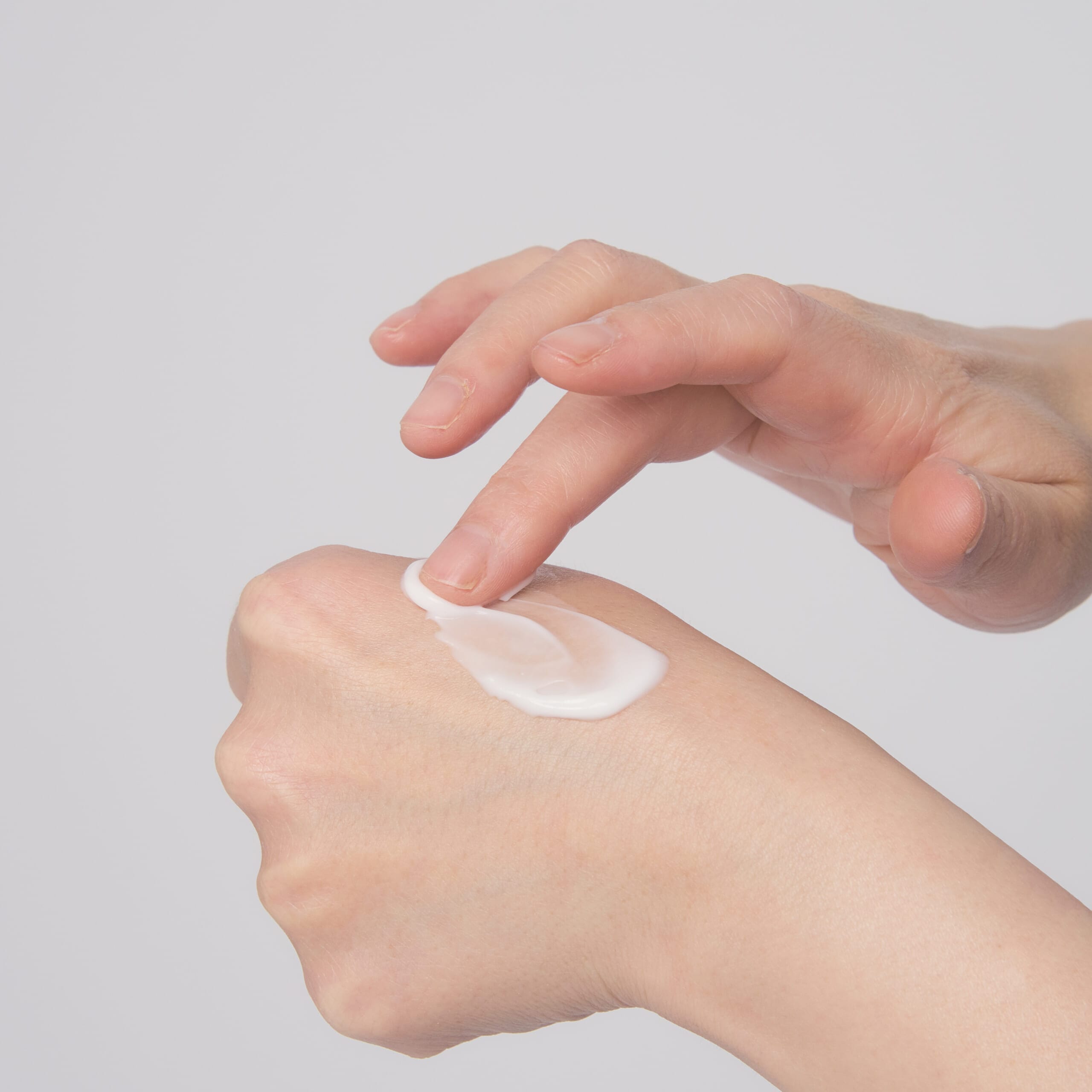 カネボウ　スキン　コンダクターを肌にのばしたところ。