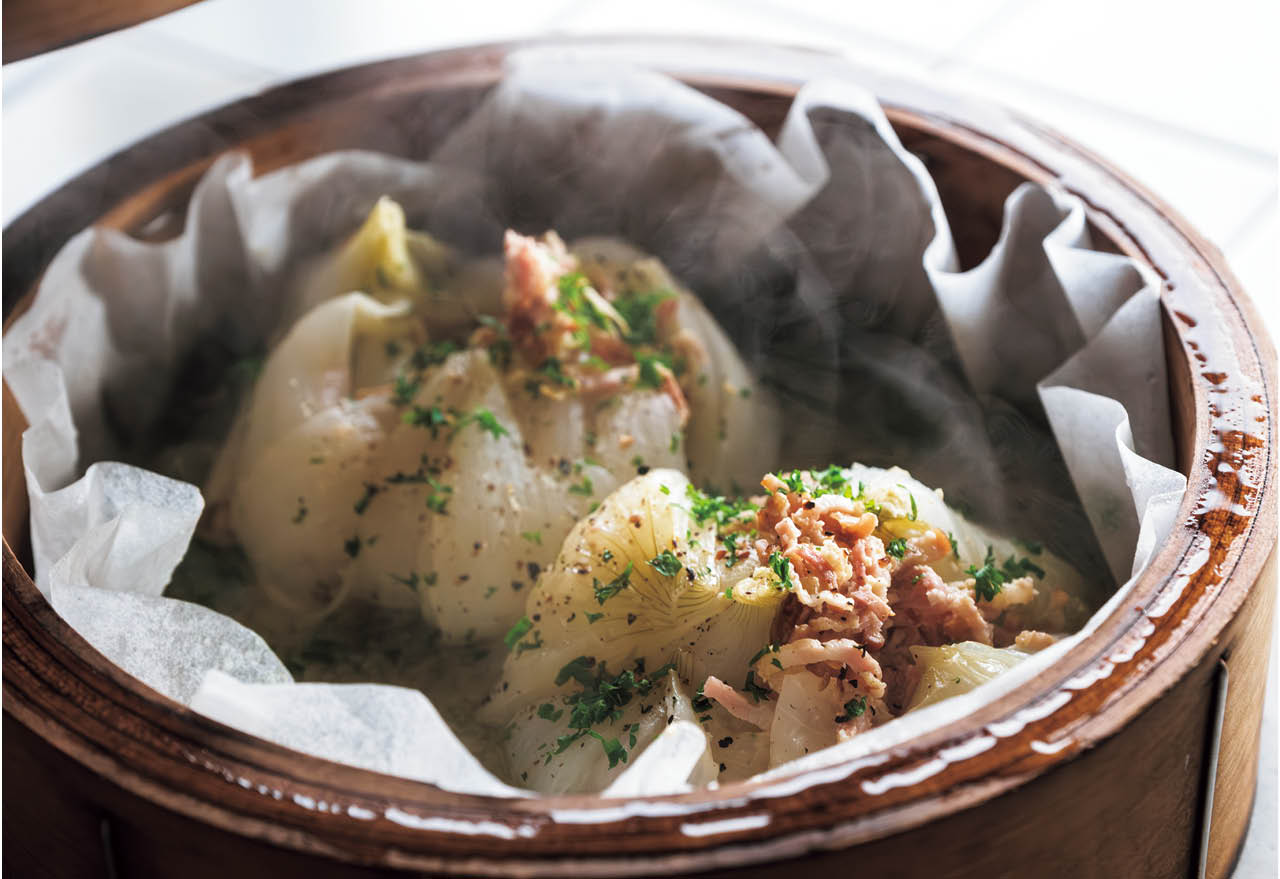 新玉ねぎのベーコン蒸し