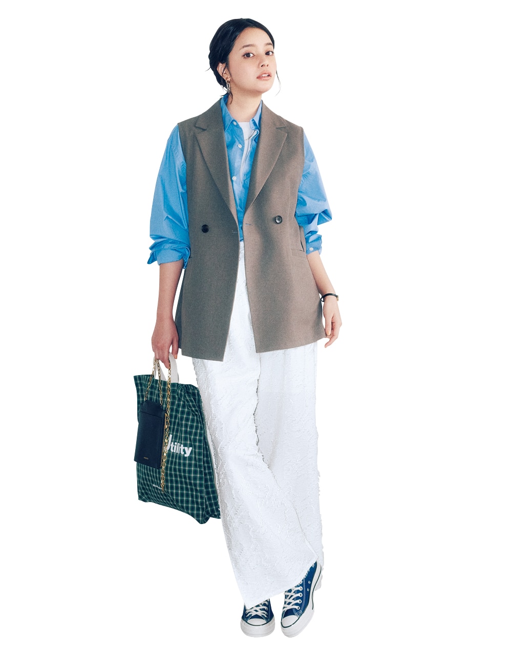 岸本セシルさん 【保護者会コーデ】キリッと端正なジレがスタイリングの引き締めに有効