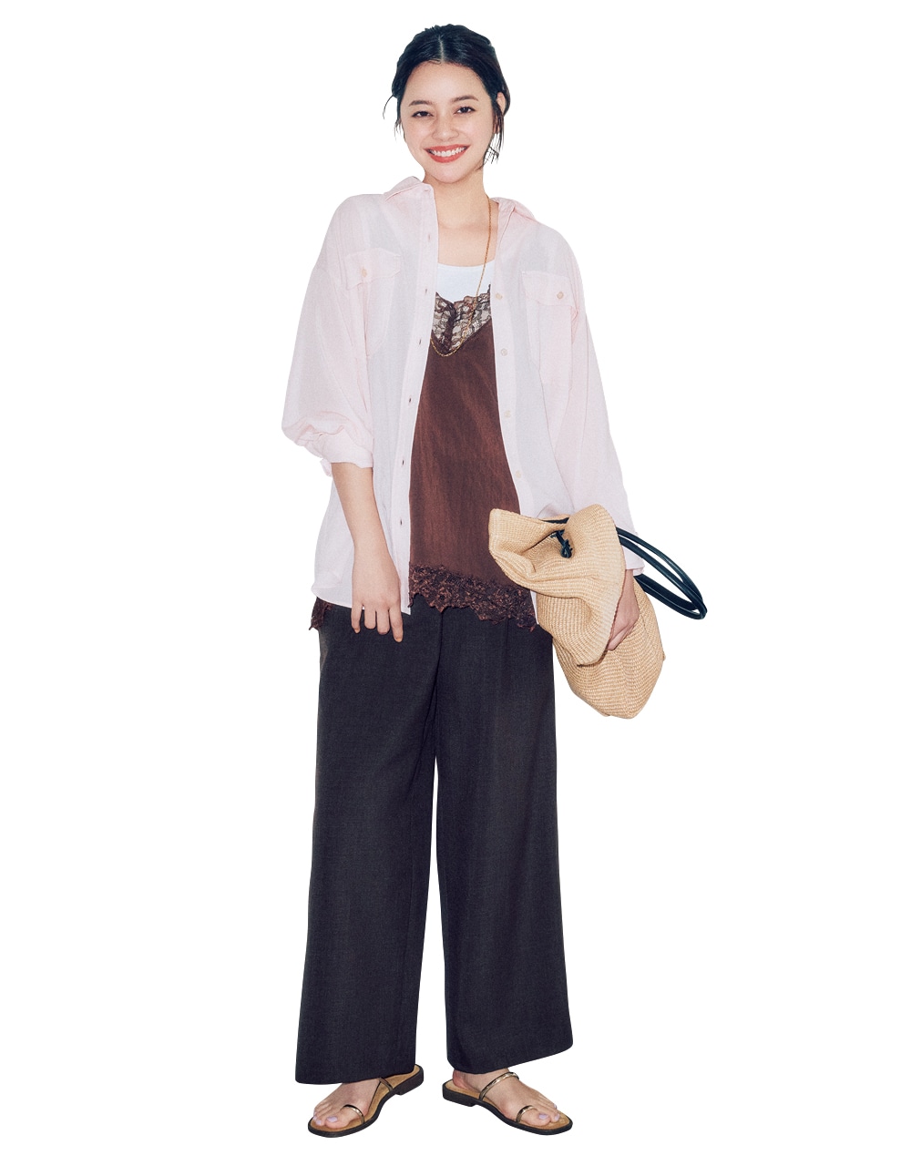 岸本セシルさん 女友達と食事コーデ