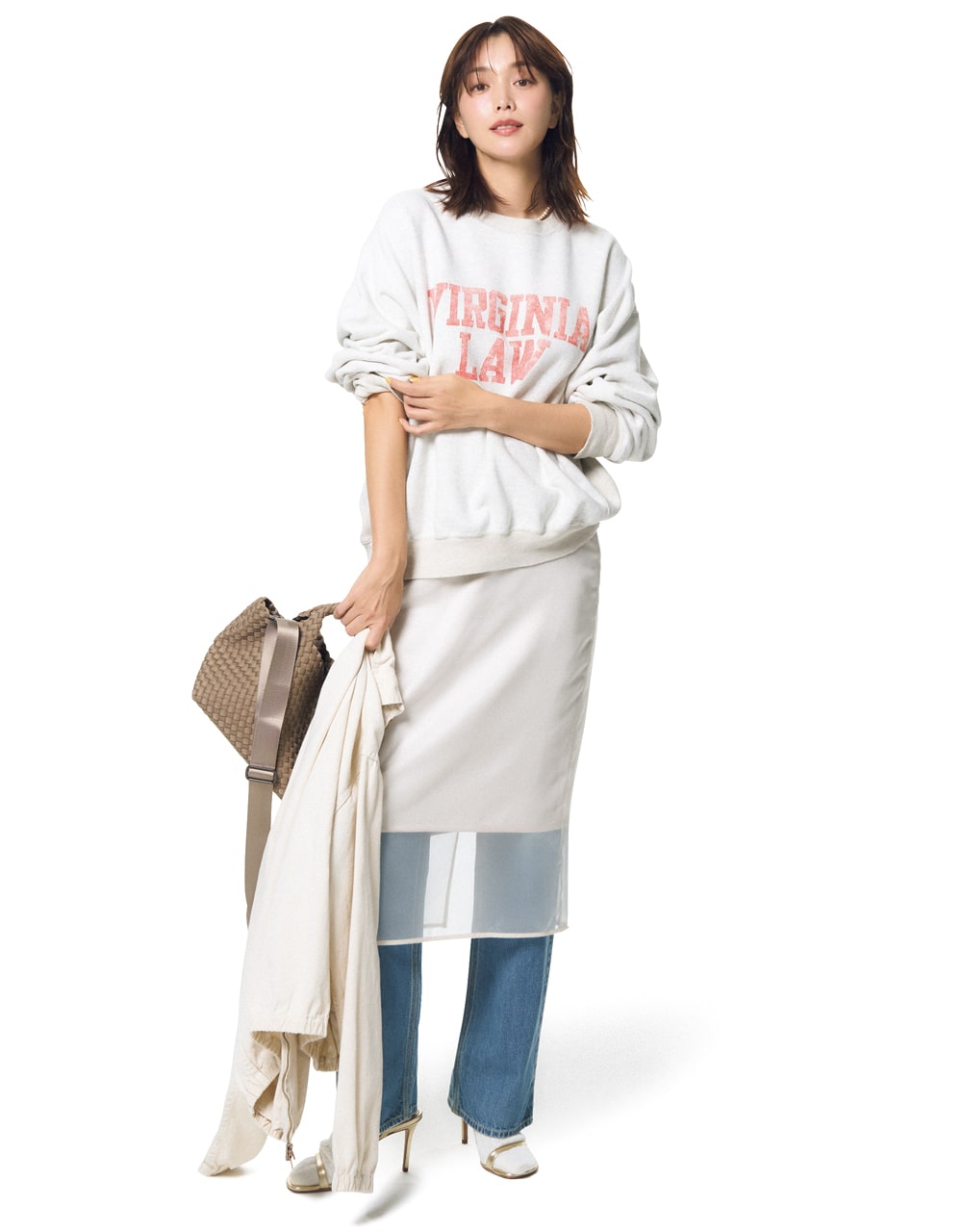 【REMI RELIEF（レミレリーフ）】のロゴスウェットコーデ 蛯原友里さん