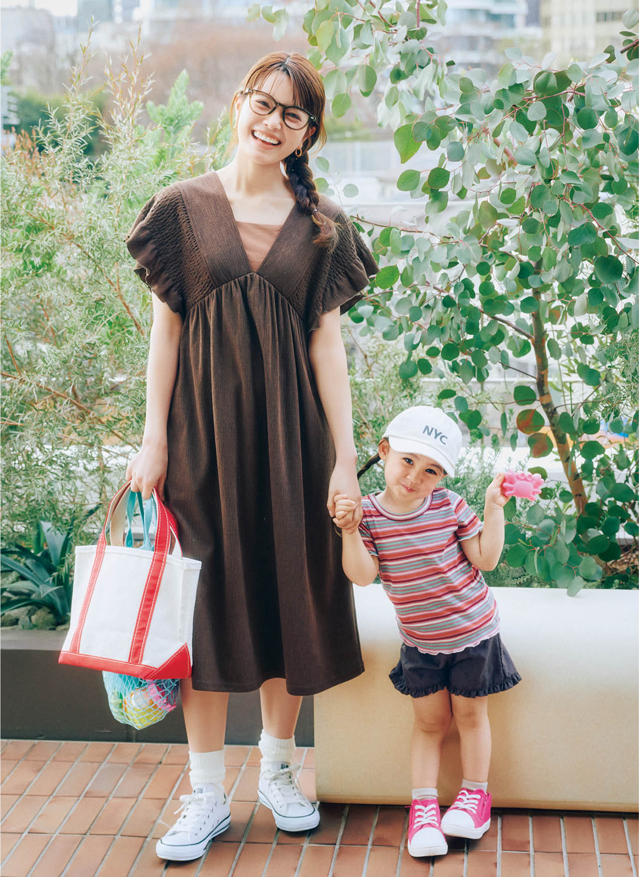 垣内彩未さんとエーセイラさんの西松屋のワンピースのコーデ