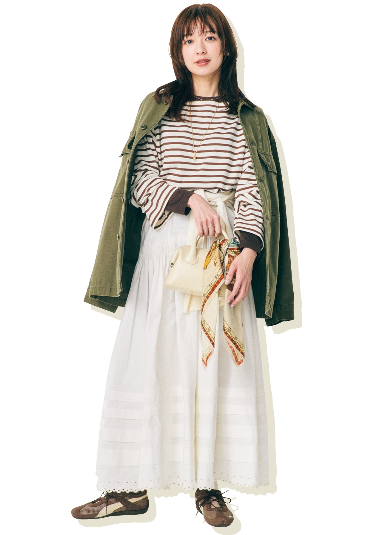 森 絵梨佳さんのシアーソックス×バレエ風スニーカーのコーデ