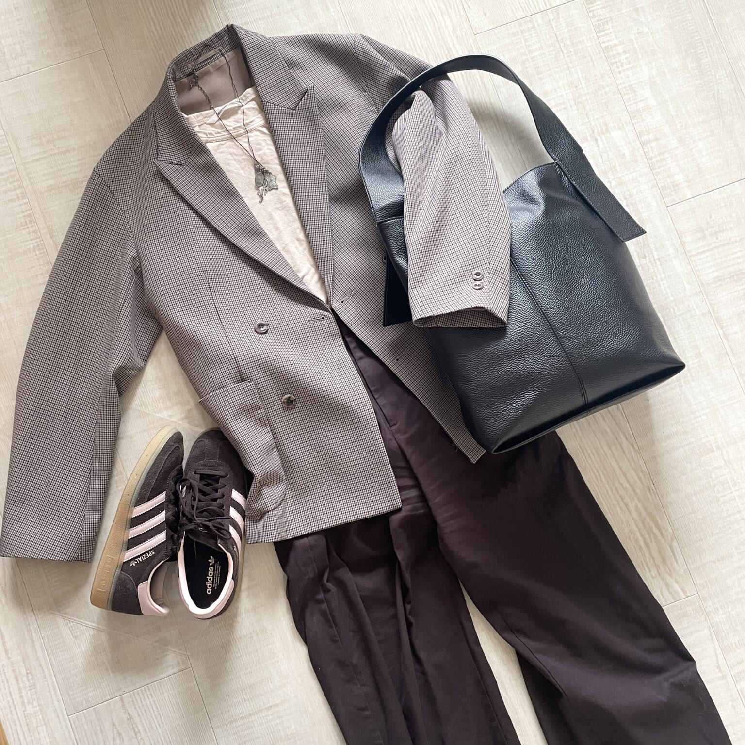 adidas Originals
HANDBALL SPEZIAL W