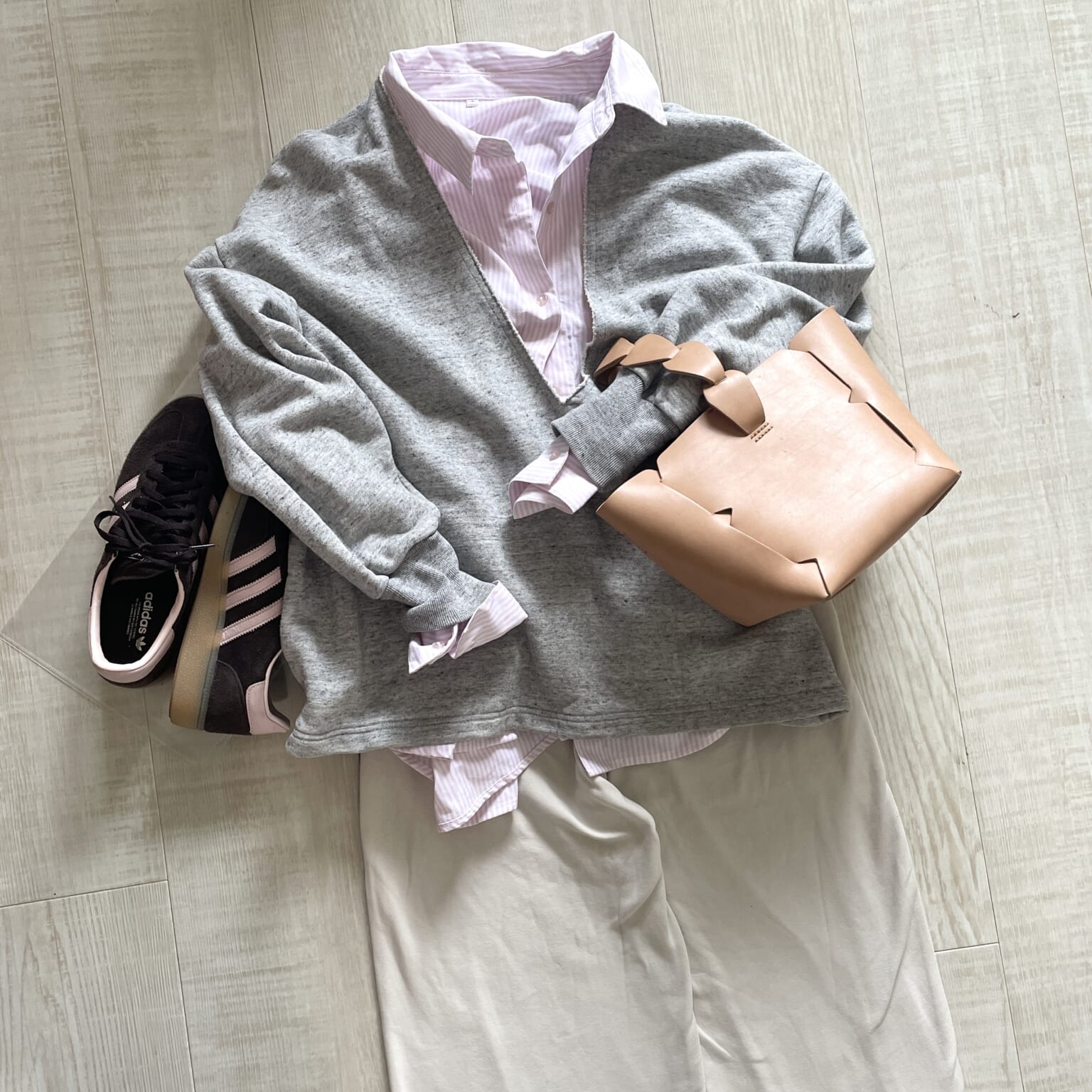 adidas Originals
HANDBALL SPEZIAL W