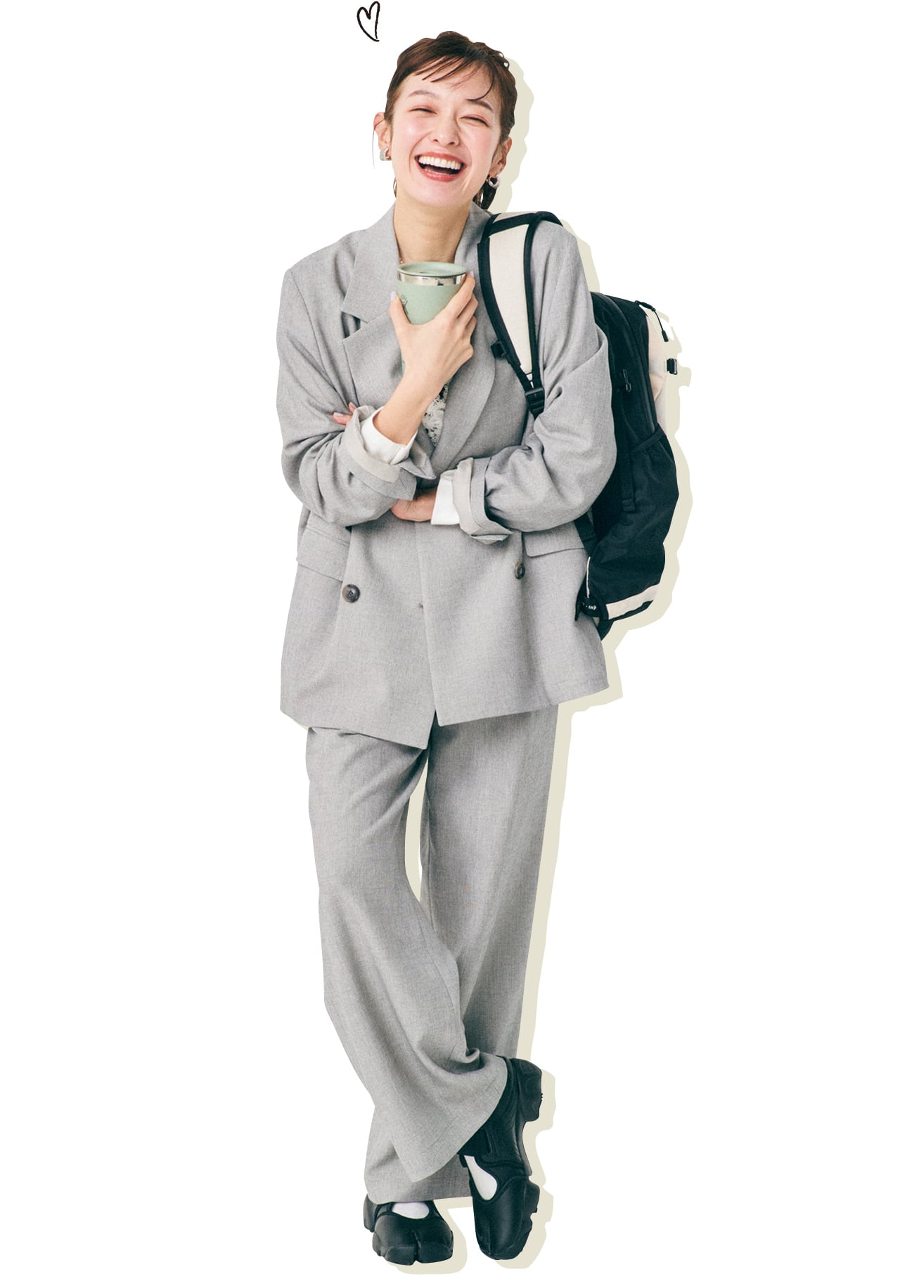 森 絵梨佳さんの白無地ソックス×黒のレザースニーカーのコーデ