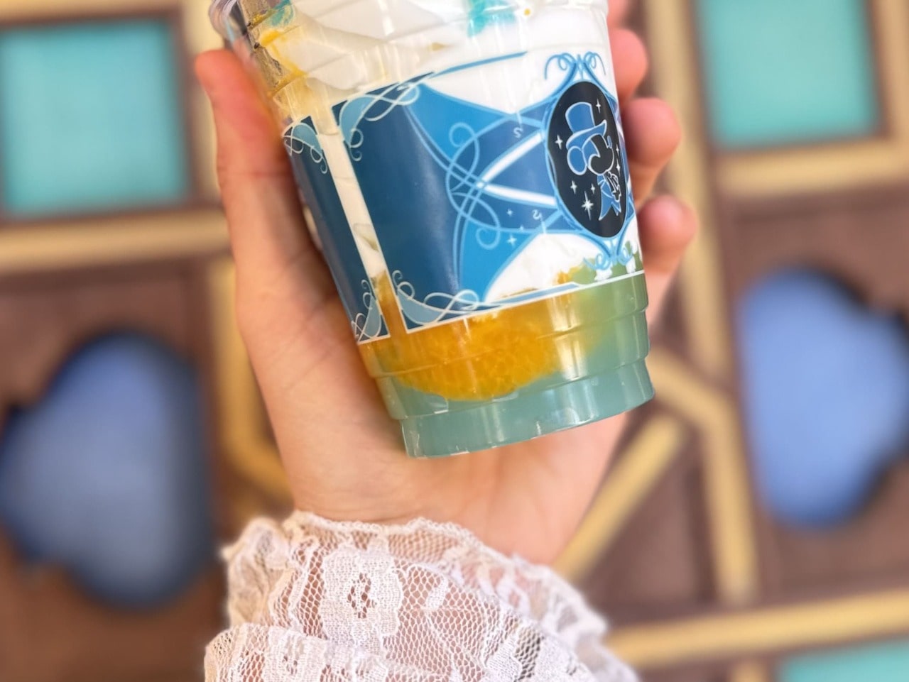 東京ディズニーシー25周年メニュー「スペシャルサンデー（ライチーゼリー、わらび餅、みかん）」カップ中身