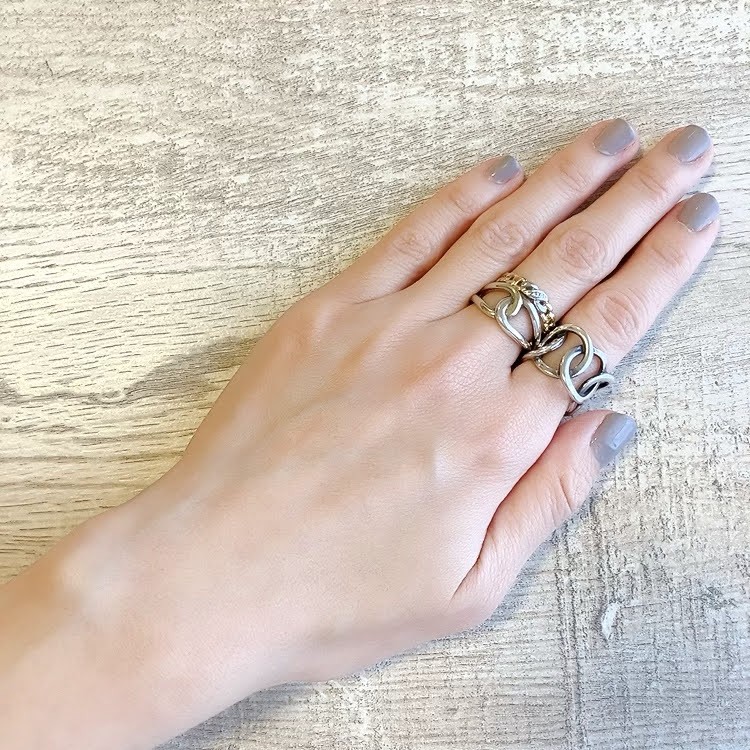 3つ　リング　着用