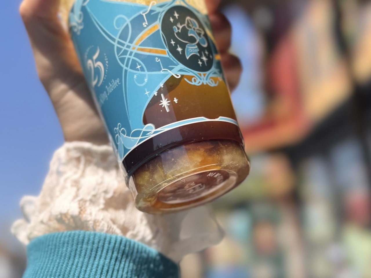 東京ディズニーシー25周年メニュー「スペシャルスパークリングドリンク（レモンティー＆パッションフルーツ）」２