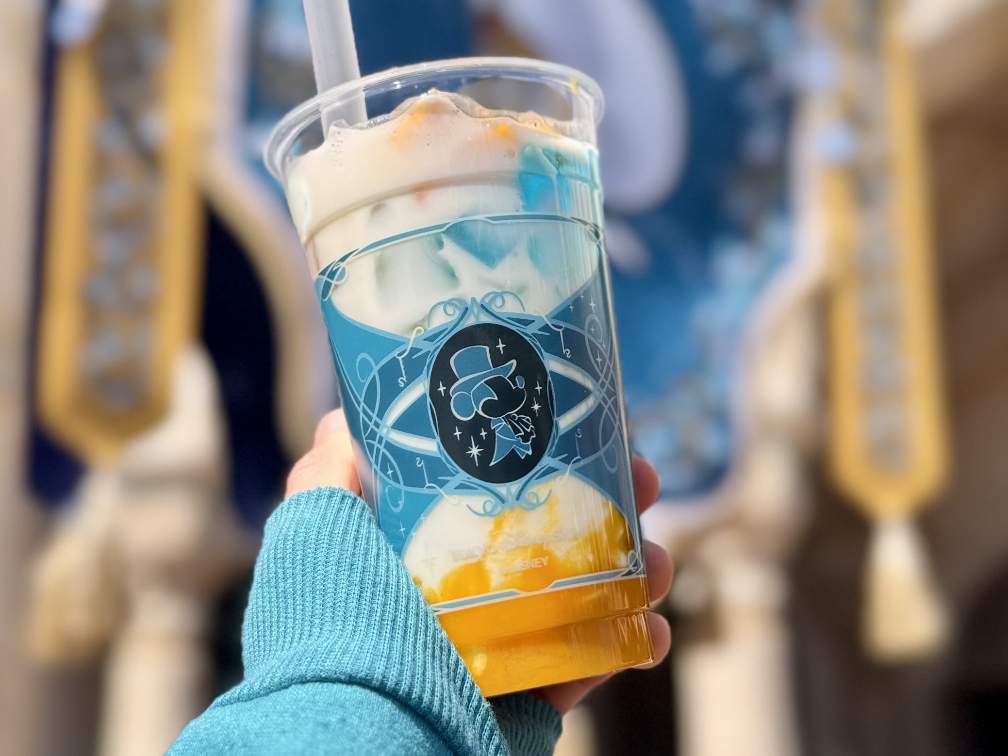 東京ディズニーシー25周年メニュー「スペシャルラッシー（マンゴー＆ブルーゼリー）」