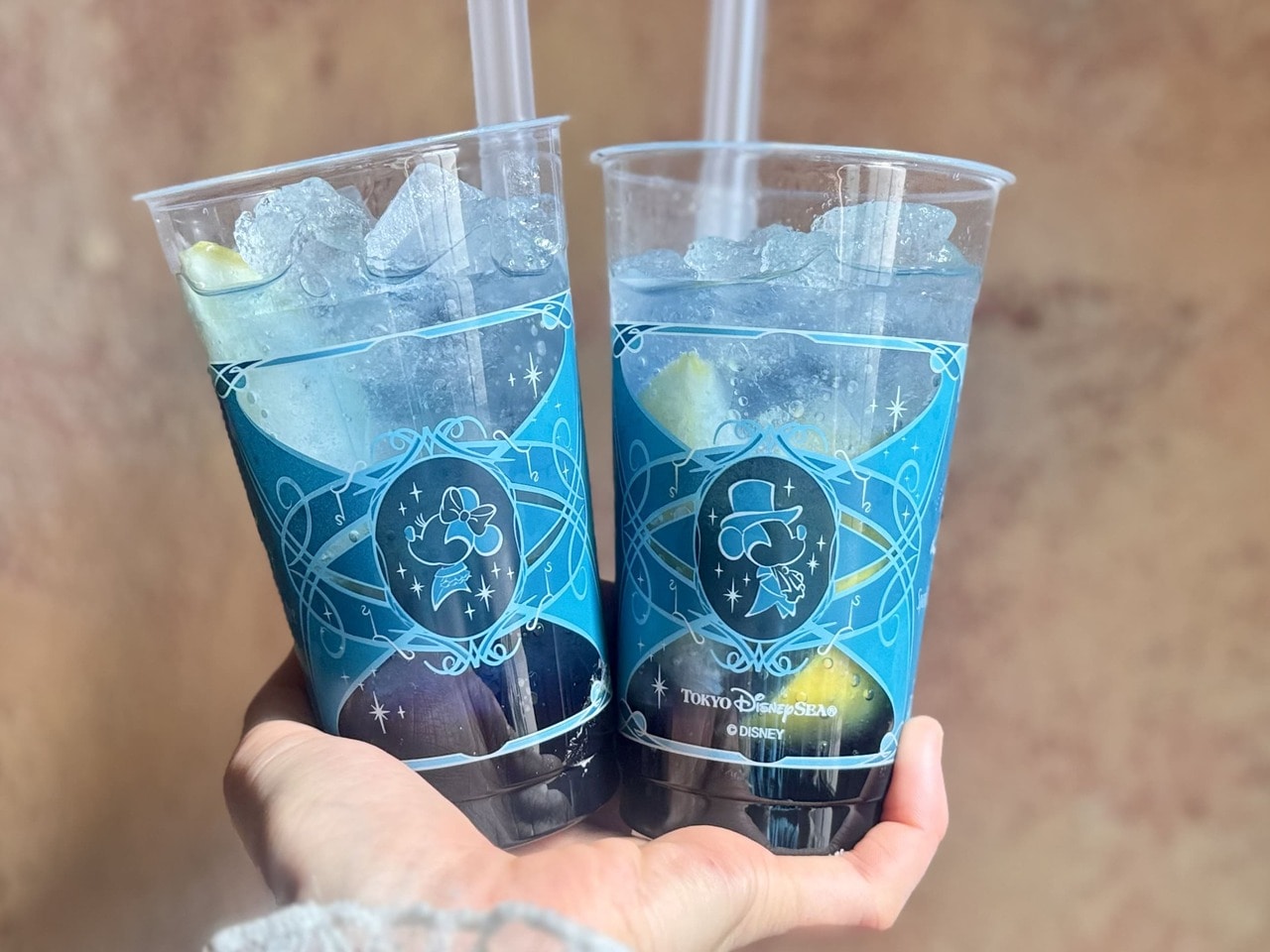 東京ディズニーシー25周年メニュー「レモネード（ブルーシロップ＆バタフライピー）」