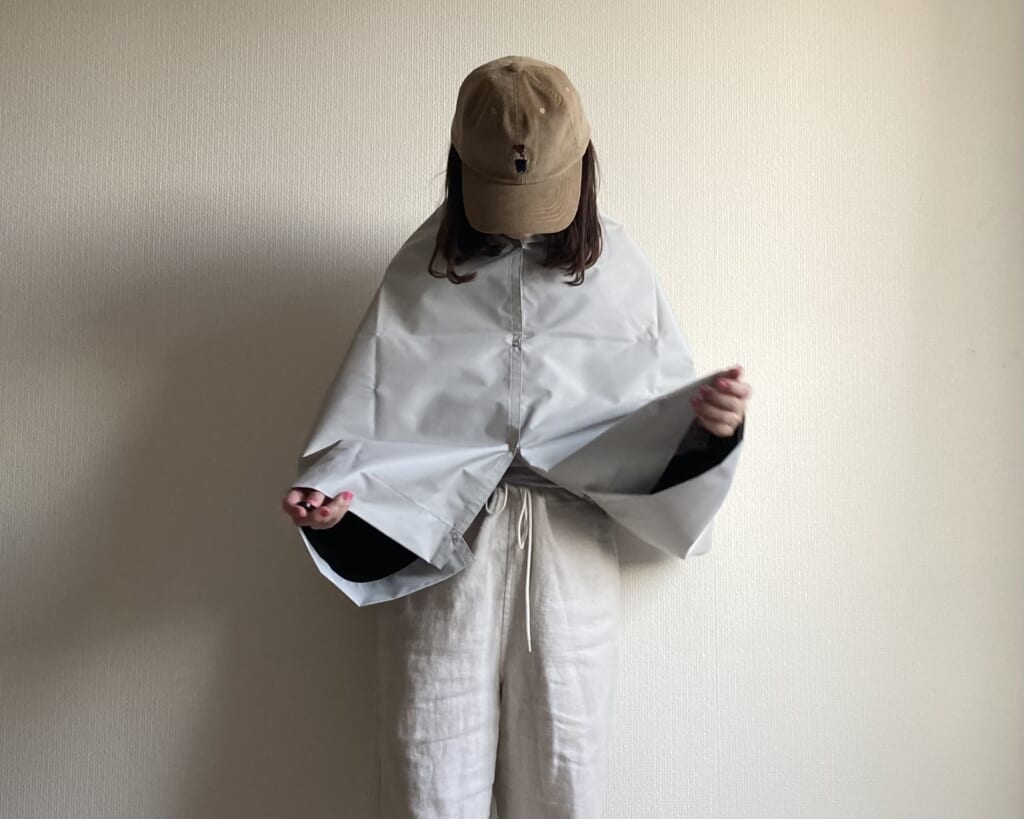 安全面から日傘をさすことを禁止されている場面やレジャーにもおすすめの紫外線対策グッズ紹介。