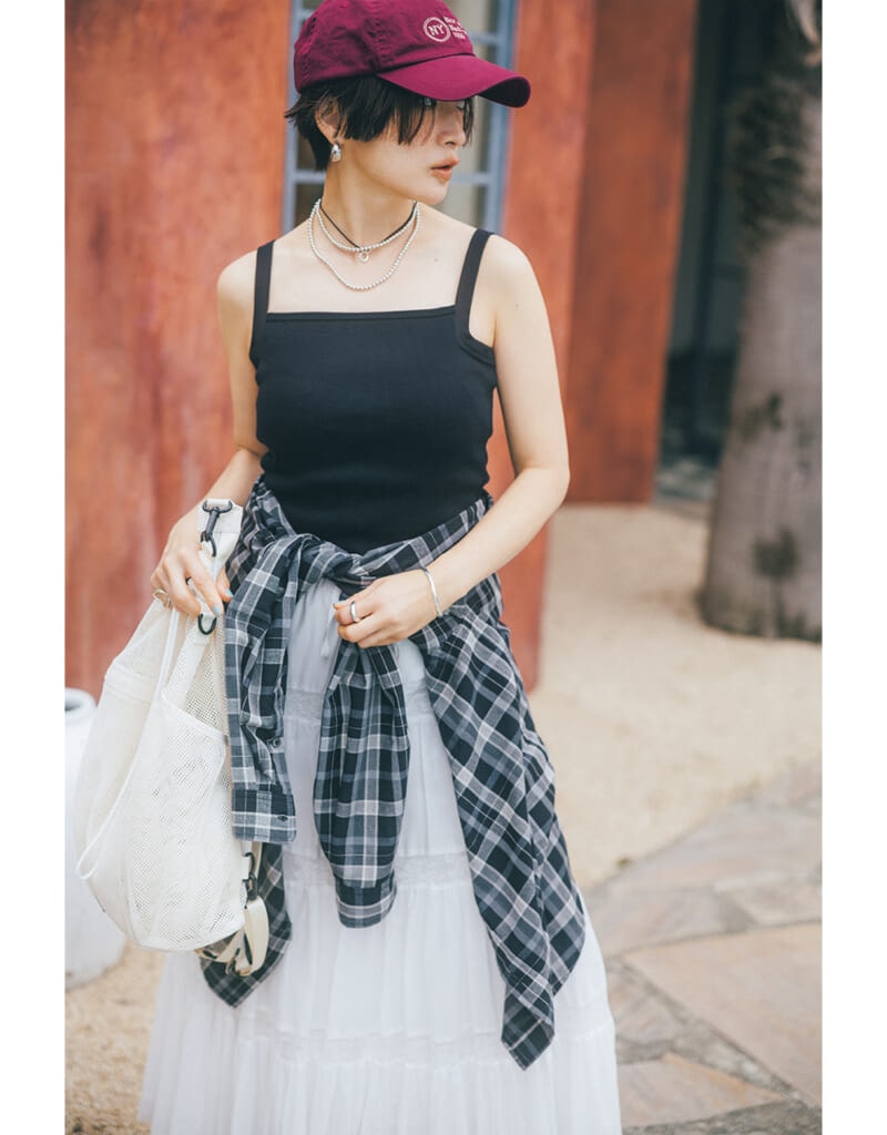 高山都さん チェックシャツコーデ