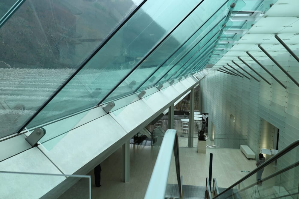 神奈川県　ポーラ美術館