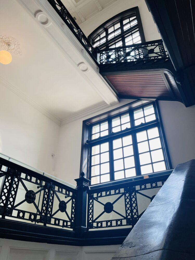 「国立国会図書館 国際子ども図書館」階段