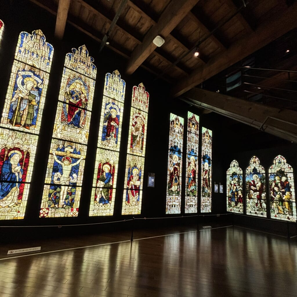 「小樽芸術村 ステンドグラス美術館」内観２