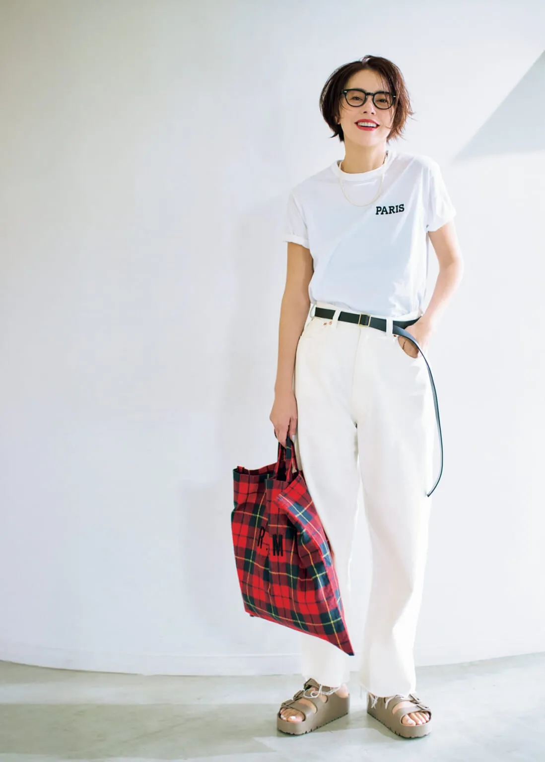 【レッドカード トーキョー】「福田麻琴さんコラボ Crepe Denim」ホワイトデニムのコーデ