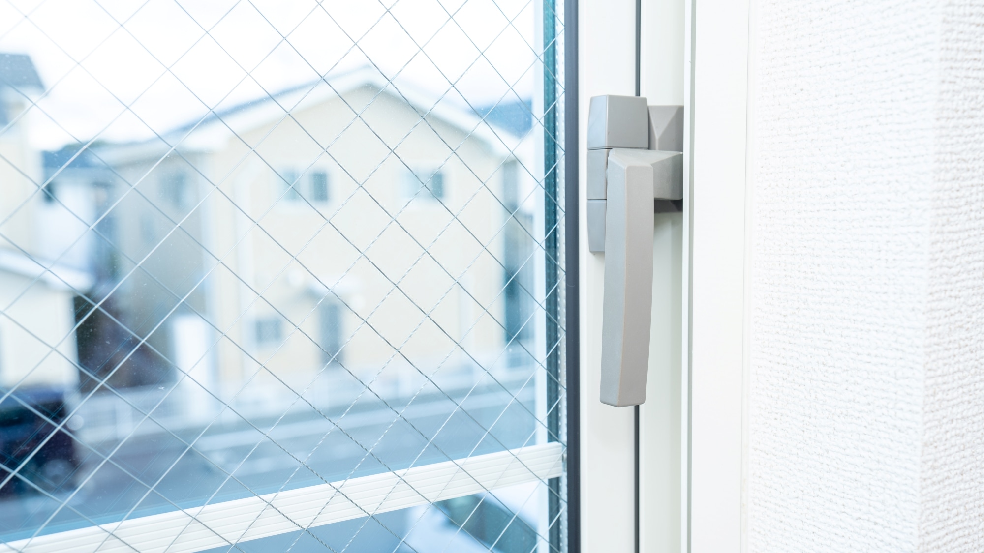 防犯　窓からの侵入を防ぐイメージ