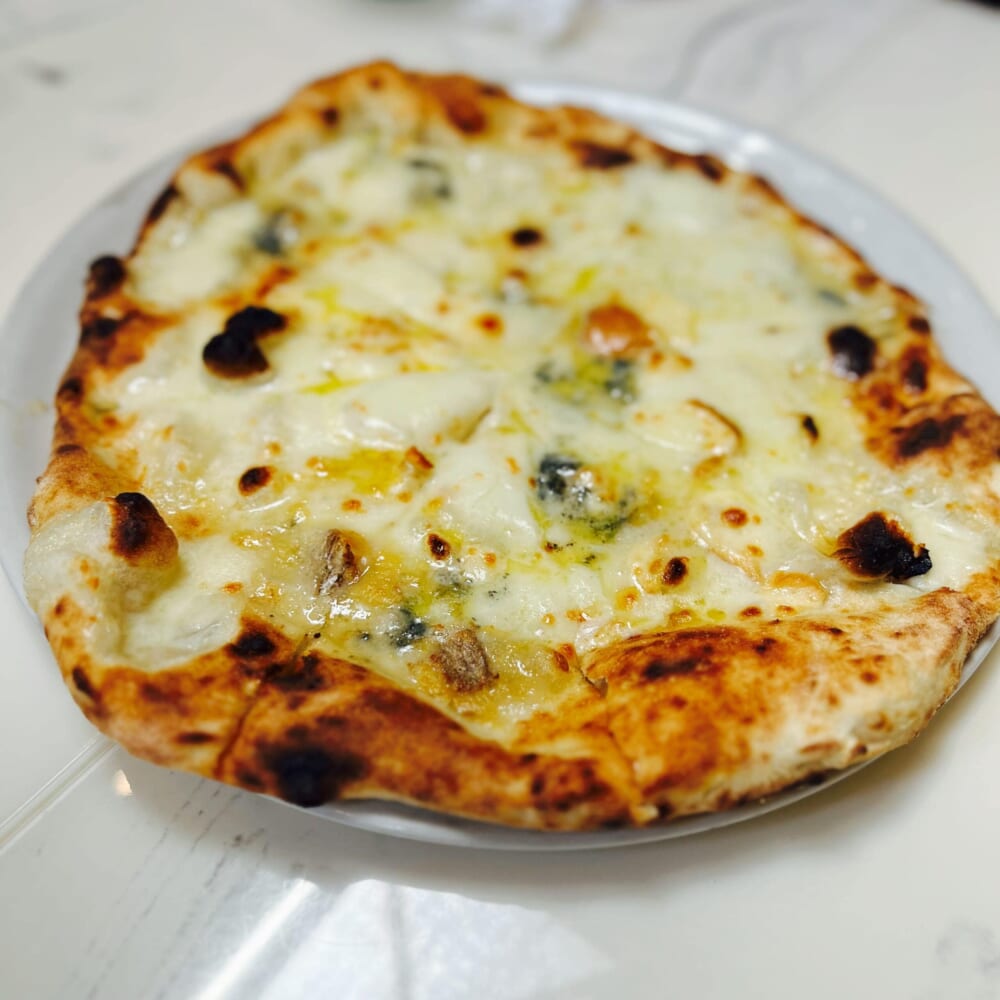 クアットロ フォルマッジ
神奈川 平塚 Trattoria e pizzeria JAMMO ピザ パスタ