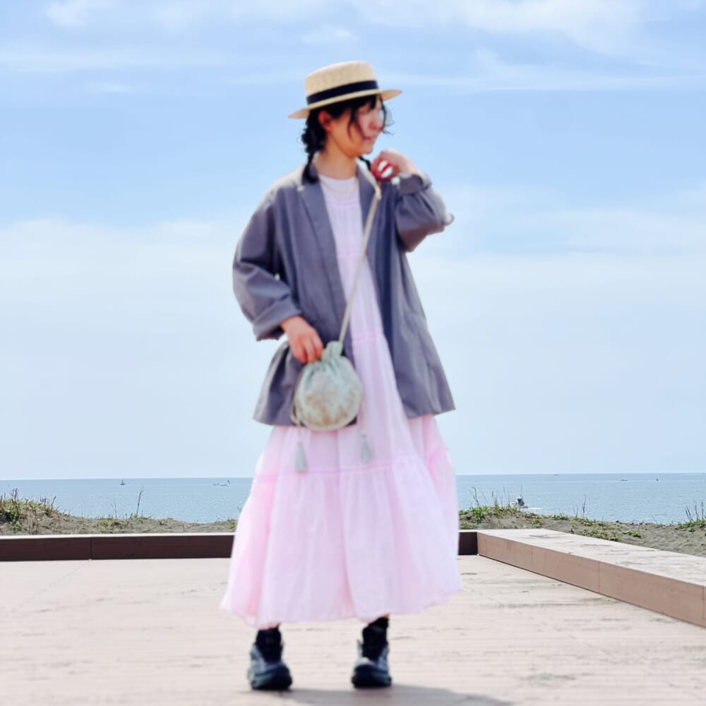 海辺の公園「ひらつかシーテラス」 神奈川県平塚市 Cotton Voile Tiered Maxi Dress NE QUITTEZ PAS!