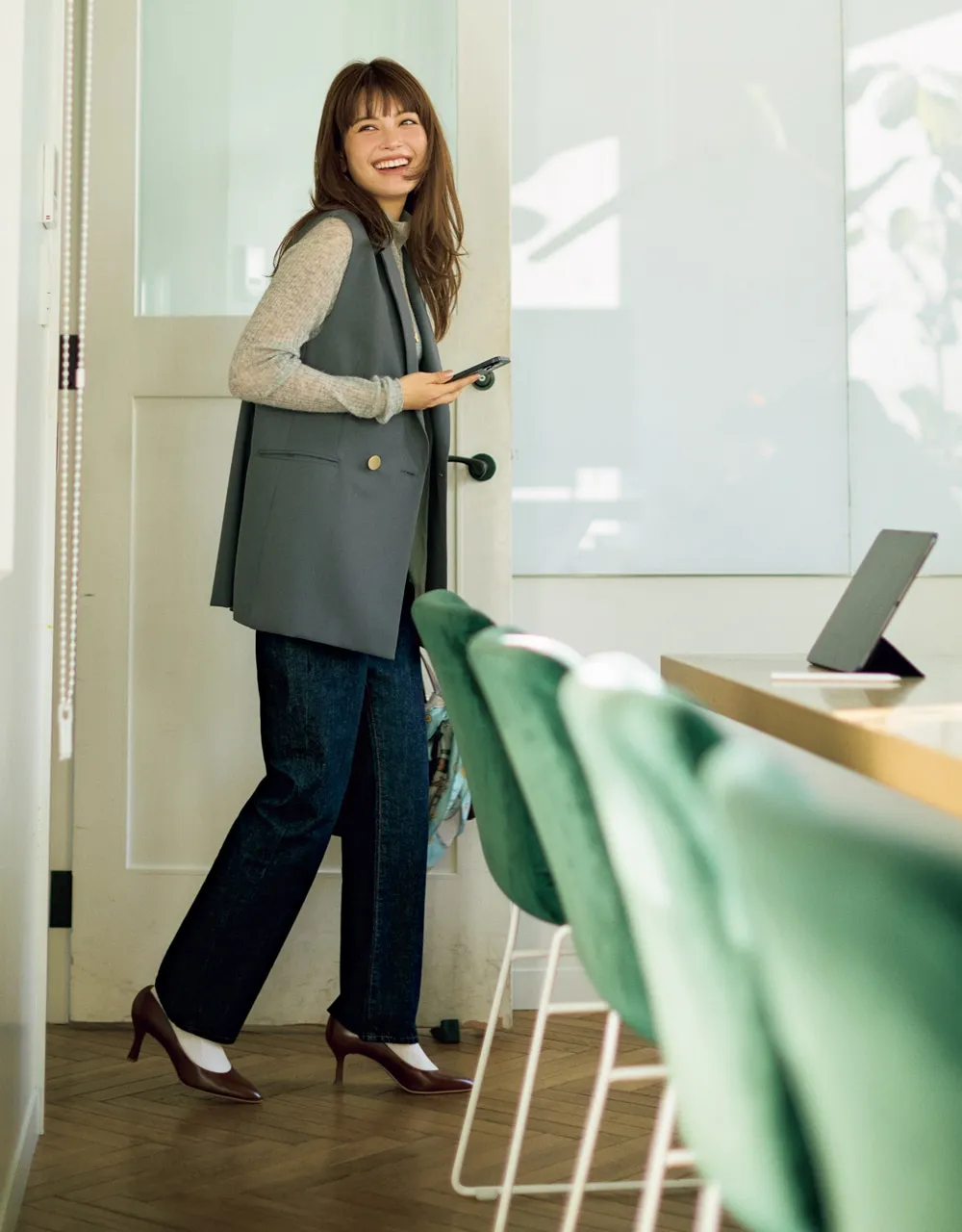 【アッパーハイツ】「THE AMALIE」インディゴデニムのコーデ