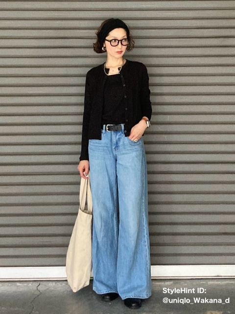 「ポインテールカーディガン」ブラックを使ったデニムコーデ