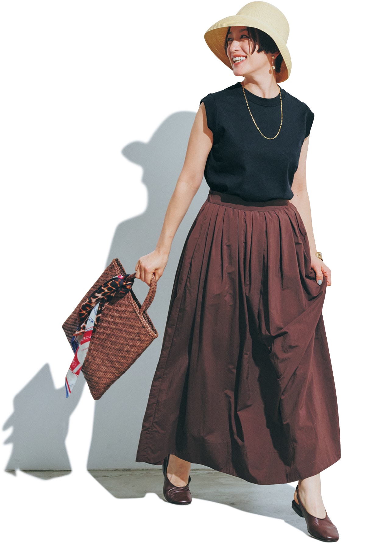 高山都さんの12closet（トゥエルブクローゼット）【洗える】大人に似合う・巾着つきUSAコットンノースリーブTシャツ（2枚入り） ブラックのコーデ