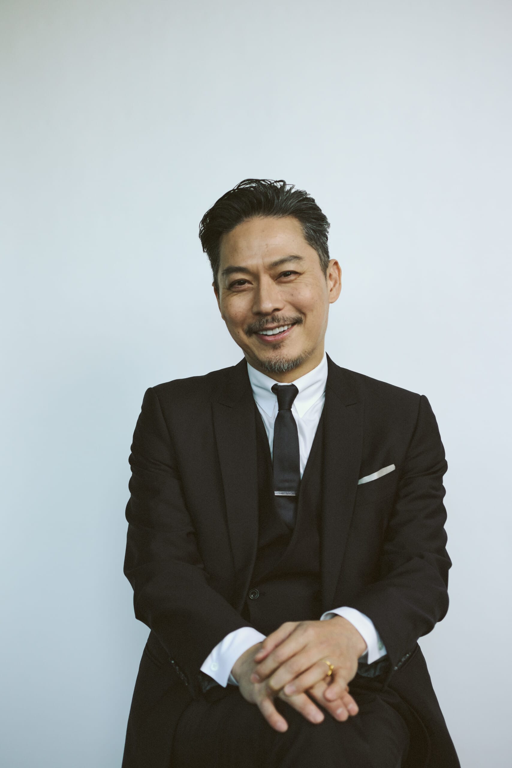 「バチェロレッテ・ジャパン」シーズン４配信開始。今回で進行役を卒業する坂東工さんのポートレート　笑顔