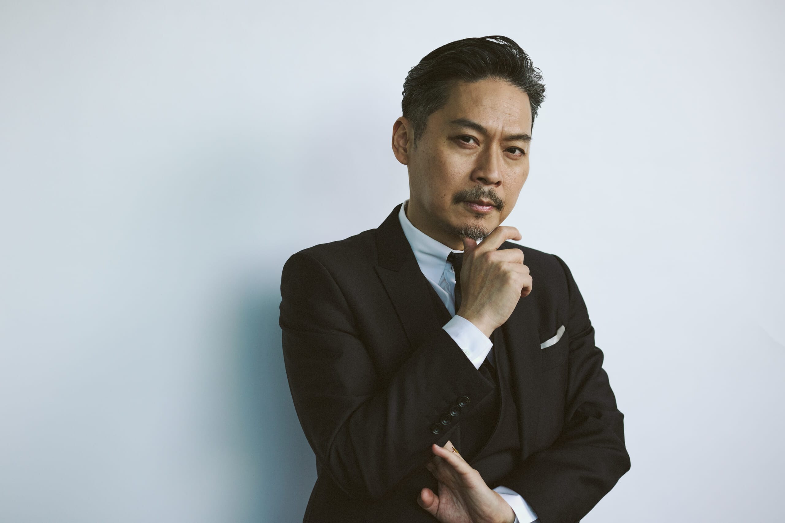 「バチェロレッテ・ジャパン」シーズン４配信開始。今回で進行役を卒業する坂東工さんのポートレート