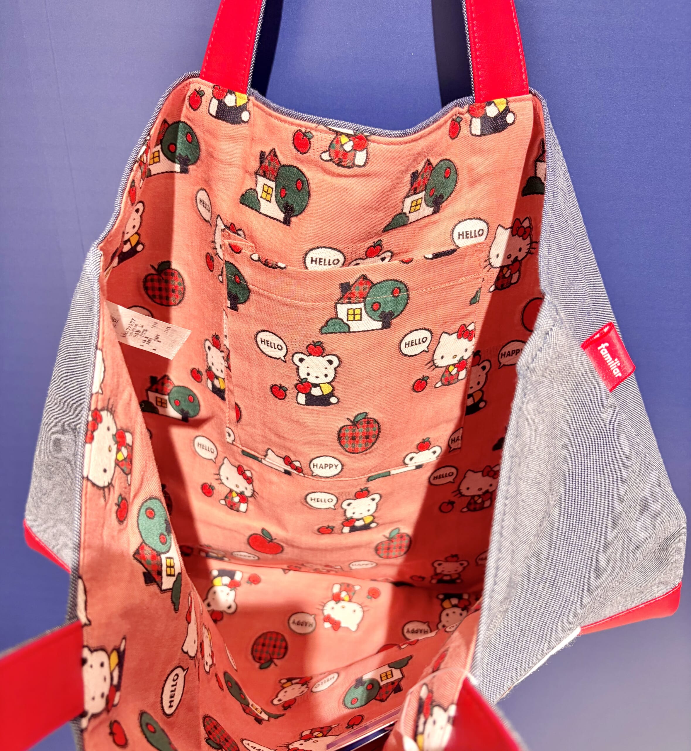 ハローキティ×ファミリアのデニムバッグの内生地